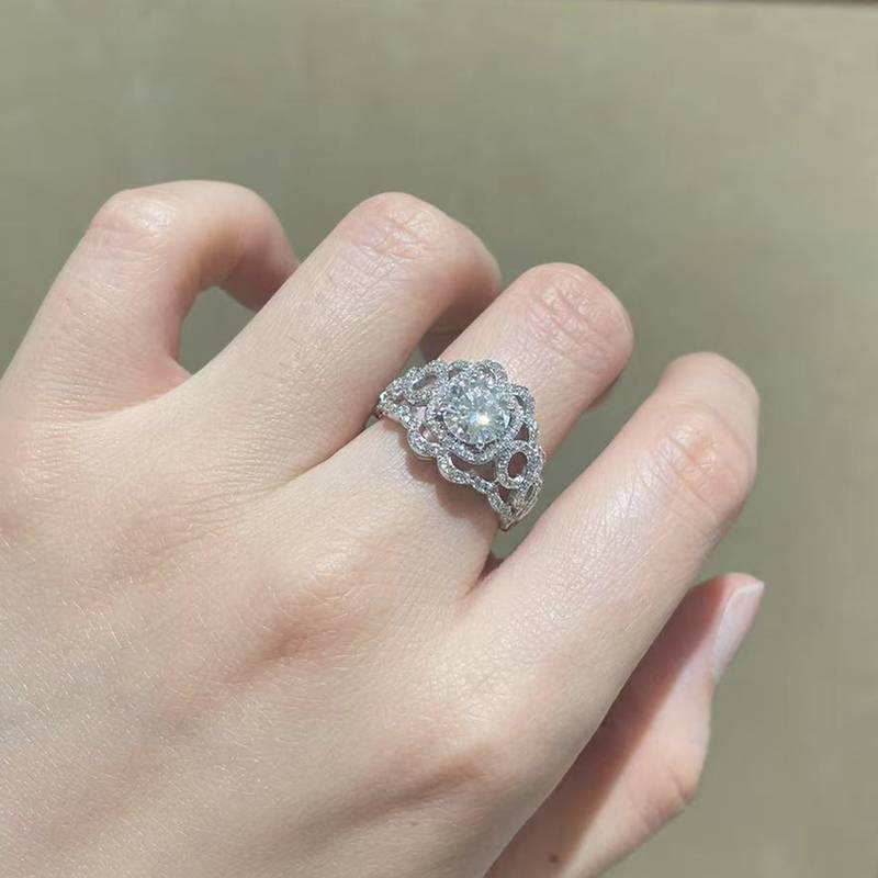 轻奢满钻女戒S925银镀白金定制选款主石莫桑钻1.2ct/副石高碳钻